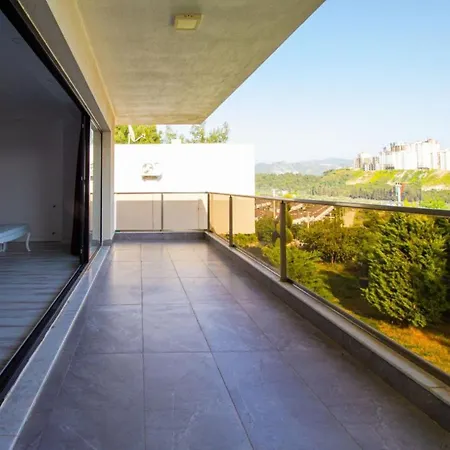 Oezel Bahceli Villa *
