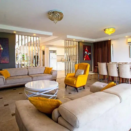 Villa Oezel Bahceli Kusadasi